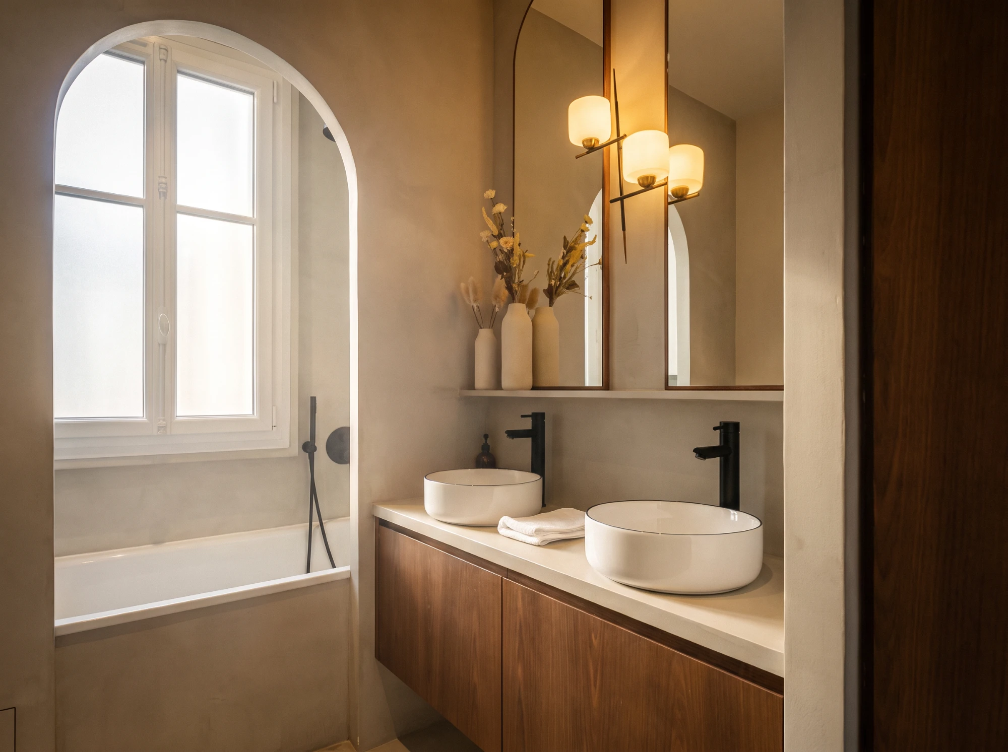 Bazin, salle de bains et baignoire